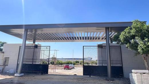 Canopy front view